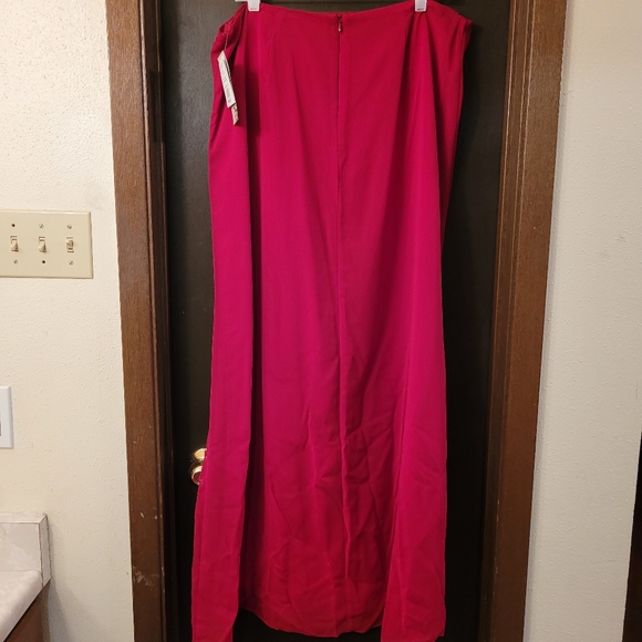 David's Bridal Bridesmaids 2 piece Size 16 - Picture 2 of 7